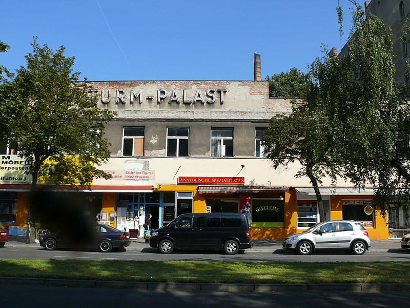 The building in 2011. Photo: Fridolin freudenfett (Peter Kuley)