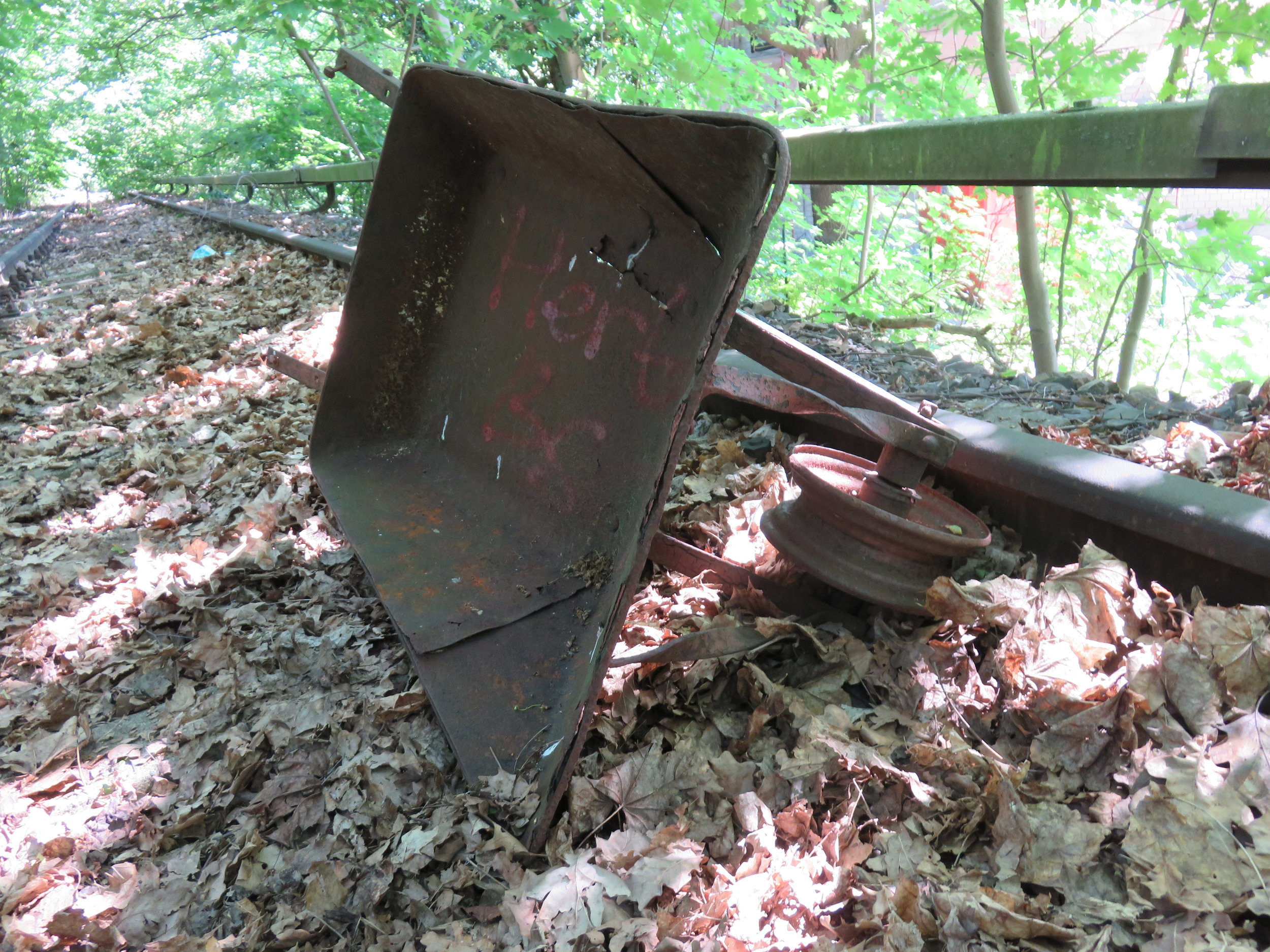 An abandoned wheelbarrow on the tracks between Siemensstadt and Gartenfeld stations.