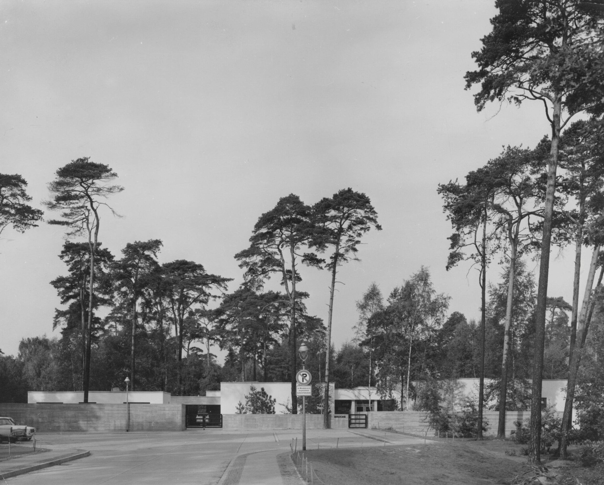 Brücke-Museum, view from outside, September 1967. Akademie der Künste, Berlin, Werner-Düttmann-Archiv, Nr. 33 F. 33/8, Foto: Reinhard Friedrich © Andrea Bergmann, Susanne Reichert