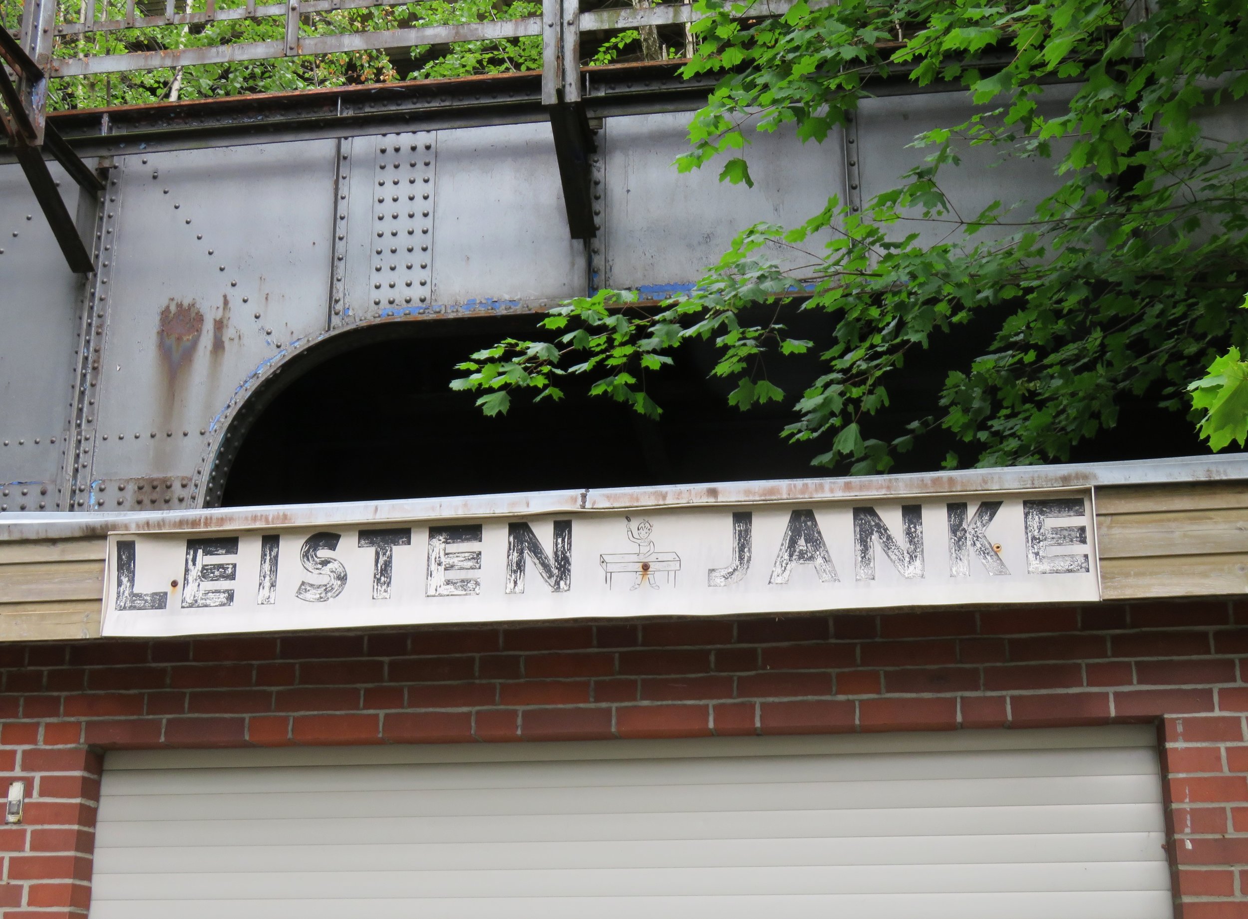 Abandoned shops under the tracks at Bahnhof Wernerwerk.