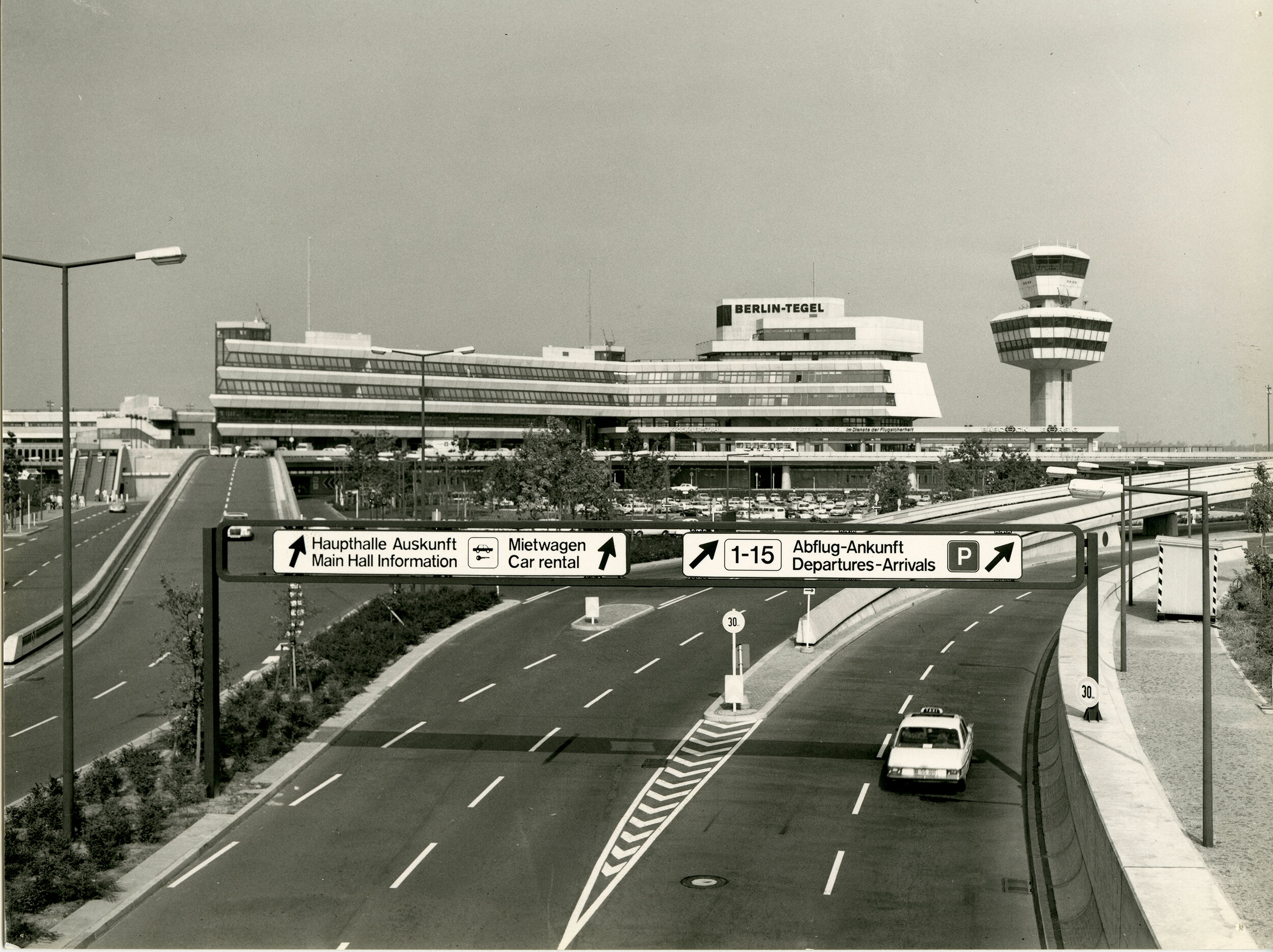 Drive to Your Gate © Götz-Werkfoto/Archiv Dobler Metallbau GmbH