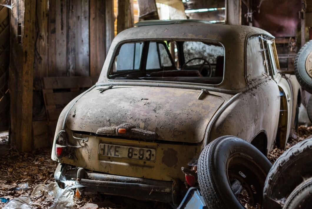 Abandoned car, Trabiwerkstatt